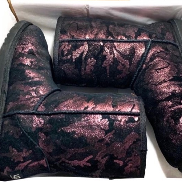 UGG CLASSIC SHORT METALLIC CAMO BOOT Size 8 - Picture 4 of 11